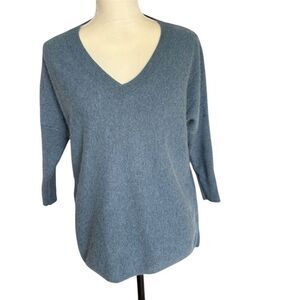 Subtle Luxury Women's V-Neck Cashmere Sweater Blue Size S Pullover